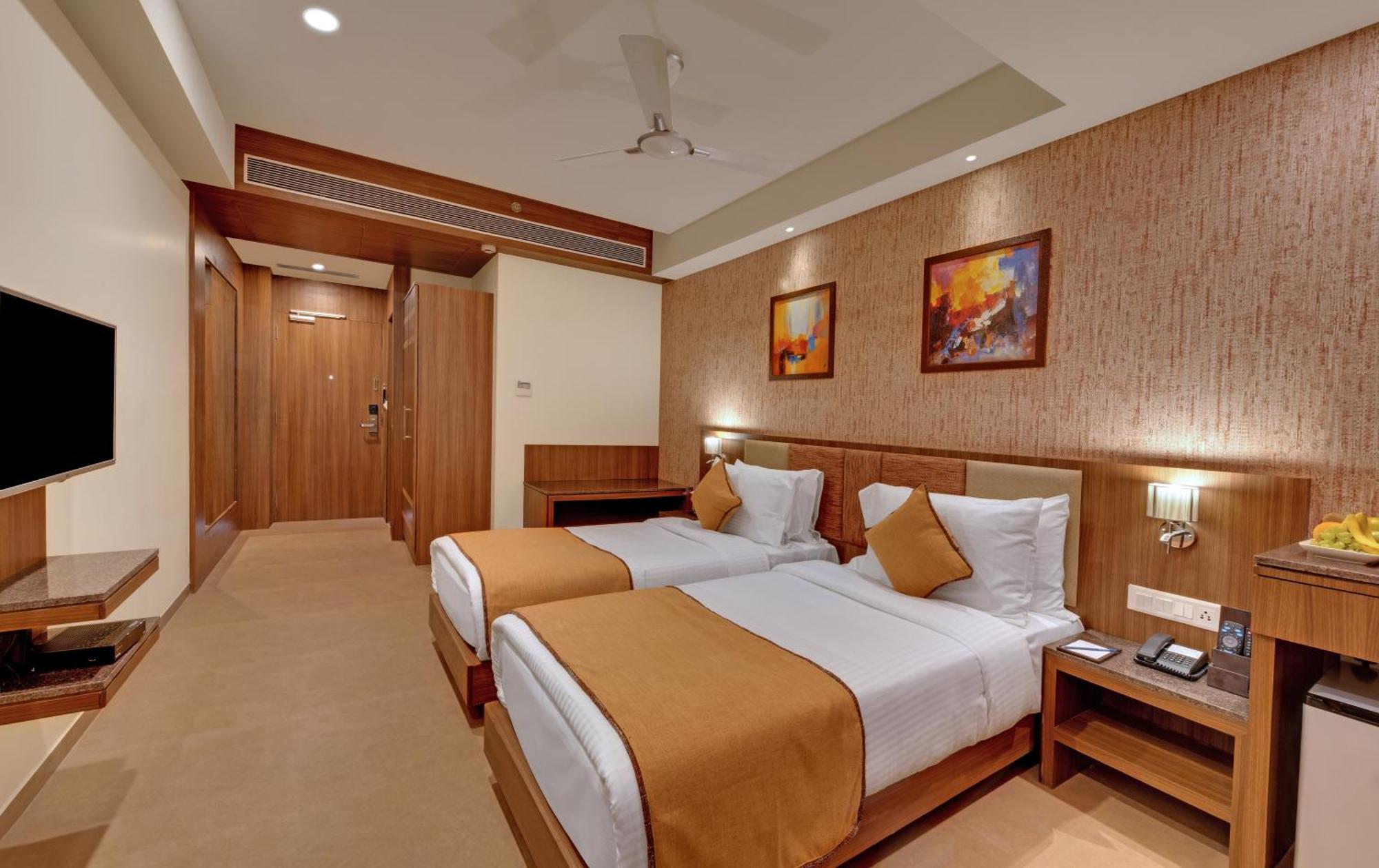 Anaya Beacon Hotel, Jamnagar Room photo